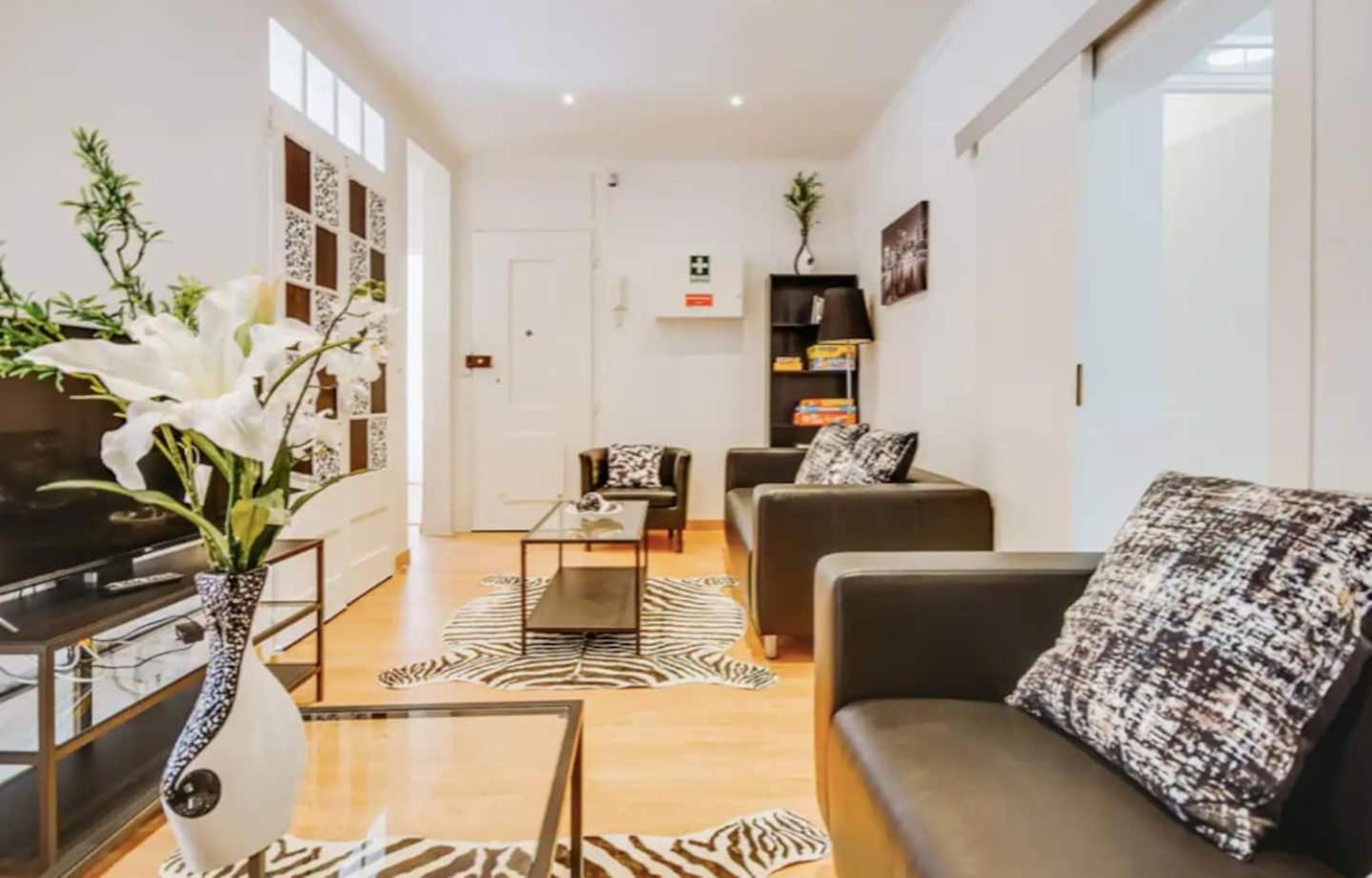 3 Bedroom In Baixa With River View Apartamento *